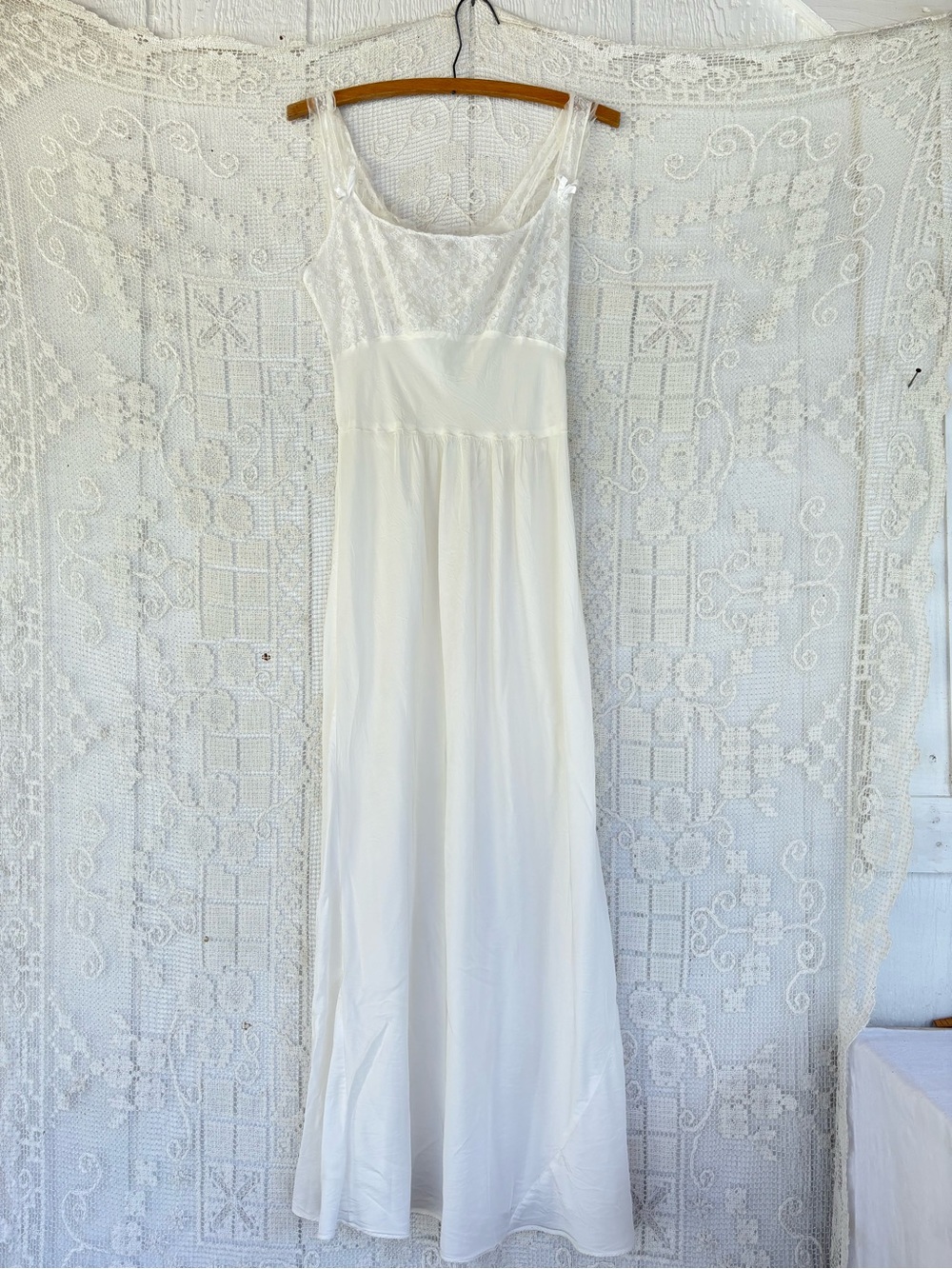 Vintage 1930s Delicate Lace Trim White/Ivory Slip Dress 32 Bust
